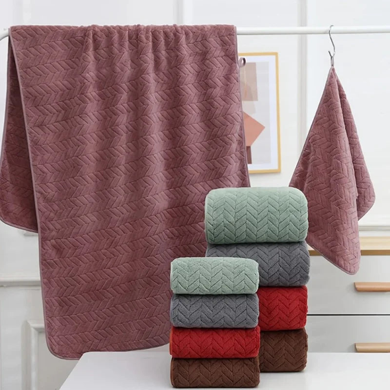 Coral Velvet Bath Towel — Soft, Absorbent & Sports Ready