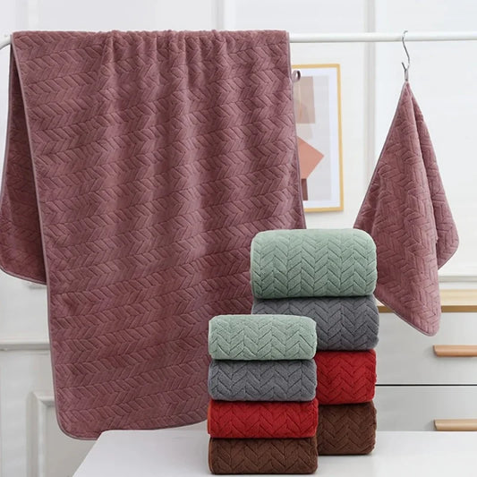 Serviette de bain en velours corail — Douce, absorbante et adaptée au sport