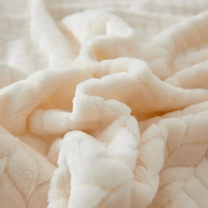 Fluffy Coral Velvet Blanket Flannel Plush Comfortable Thickened and Warm Soft Sofa Throw Blanket for Air-Conditioned Room Luxury