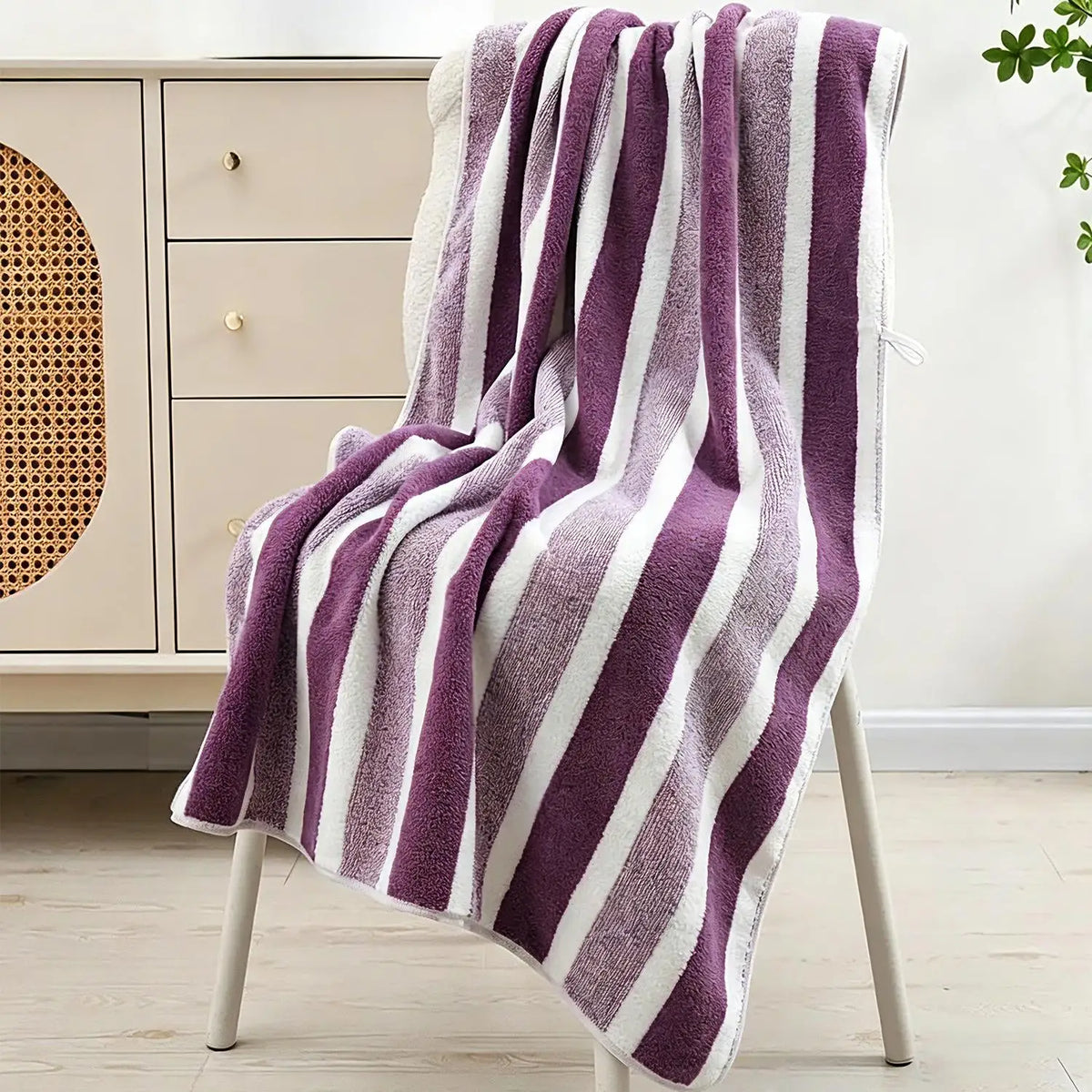 Oversized Striped Coral Fleece Bath Towel Ultra Soft Thickened Shower - Beach Towel