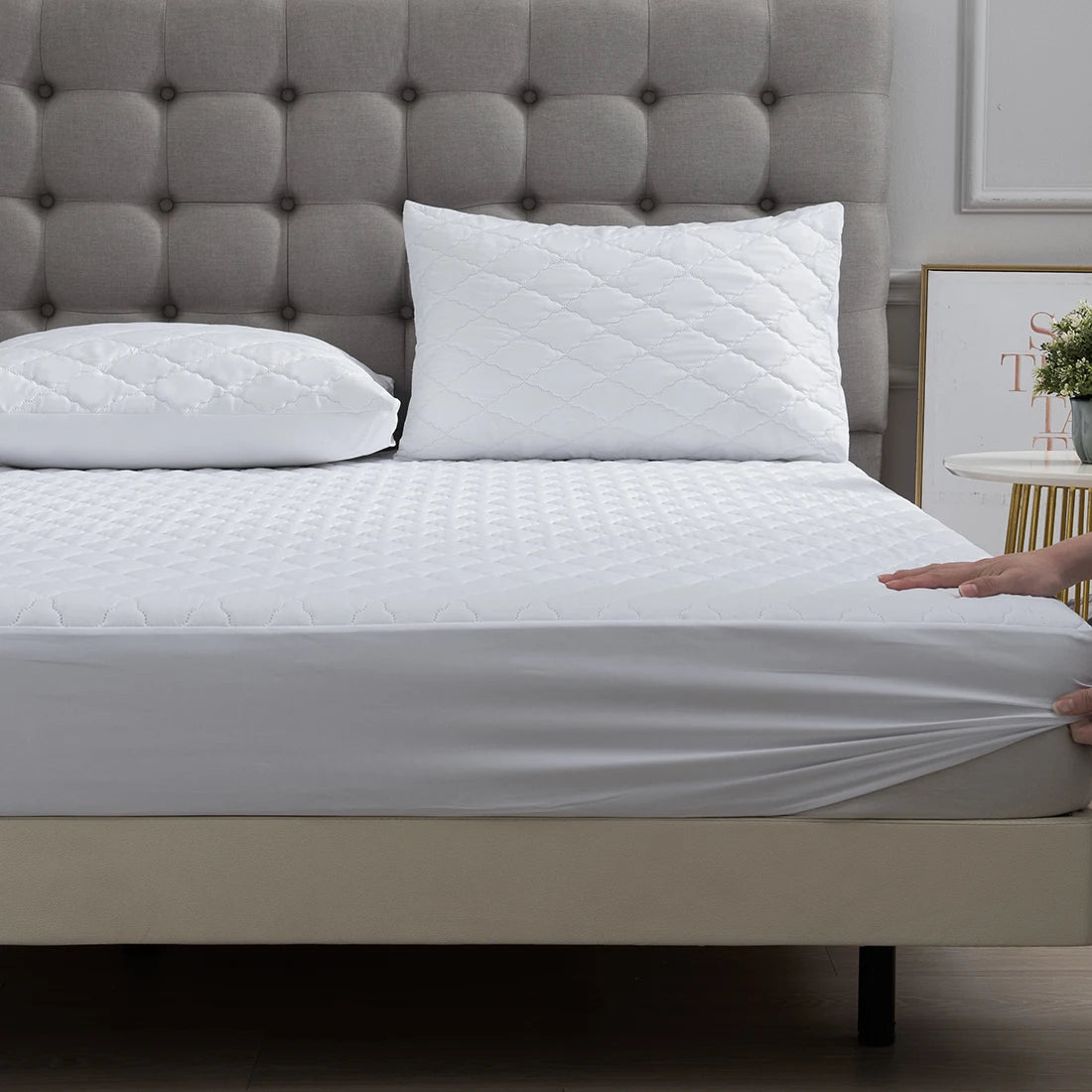 XM-Luvetoria 1pc Fitted Sheet Splash-proof Quilting Bed Cover Bedroom Mattress Protector Solid Color Bed Cover Sheet Soft Polyester Bed Cover