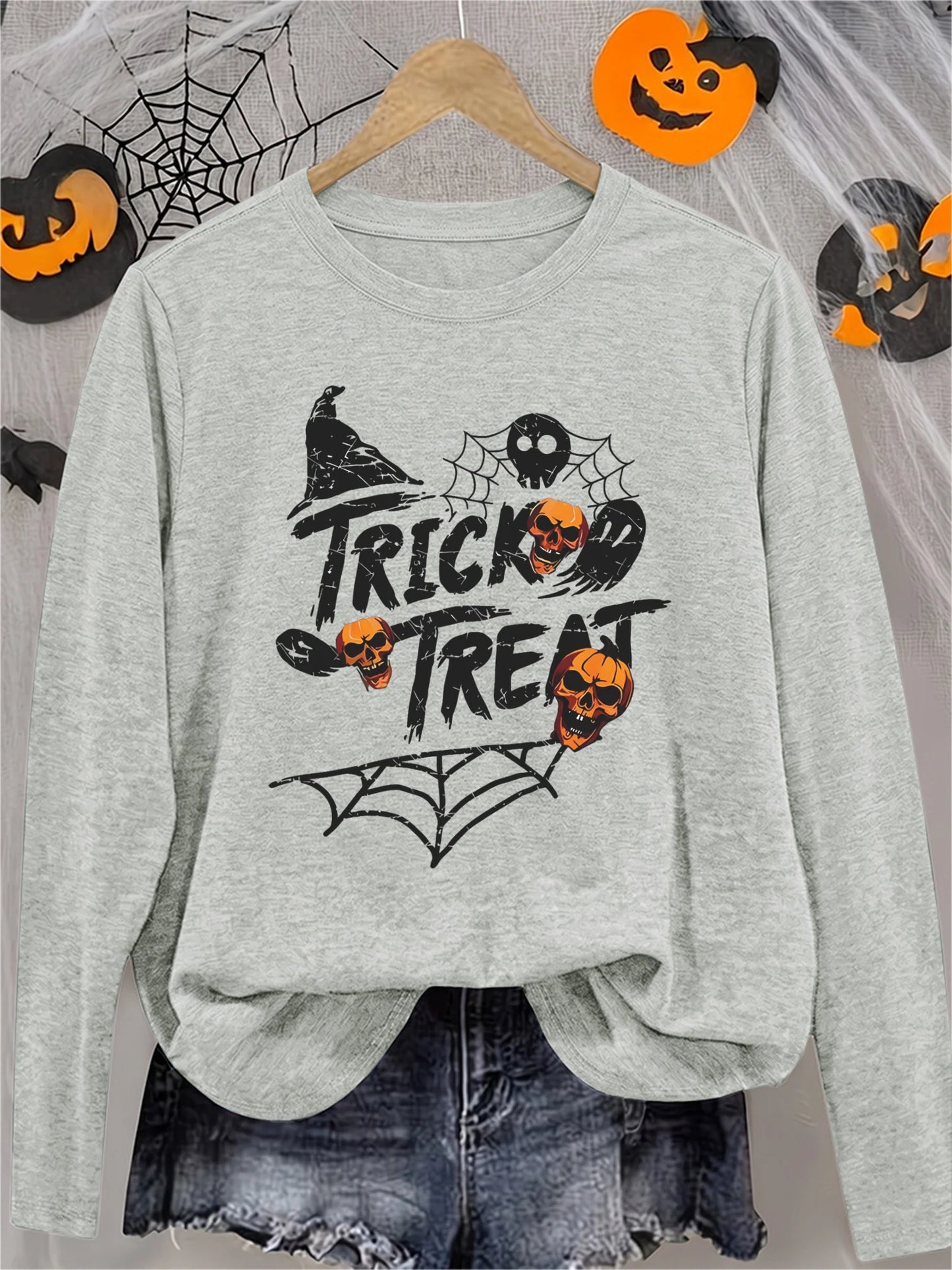 Women's Halloween Long Sleeve T-Shirt with Black Spider Web, Orange Pumpkin Skull & Witch Hat Print, Cute Creepy Funny Tee, Soft Casual Sporty Vacation Top, Trick or Treat Gift