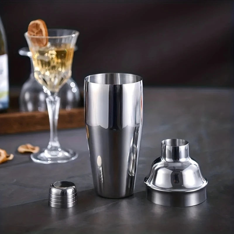Cocktail Shaker 550ml Martini Shaker Stainless Steel Mixer Bartender Bottle with Built in Strainer Bar Shaker for Mixed Drinks