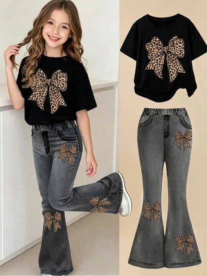 Girls' Summer and Autumn Casual Outfit: Black Short-Sleeve T-Shirt + Faux Denim Flared Pants with Bow Print, Suitable for Girls Aged 4-12, Versatile Clothing for Home and Outings