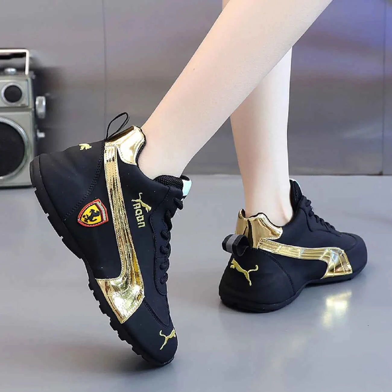 Men's leather surface casual shoes; low-top sports shoes; comfortable white shoes; soft sole men's shoes; new style