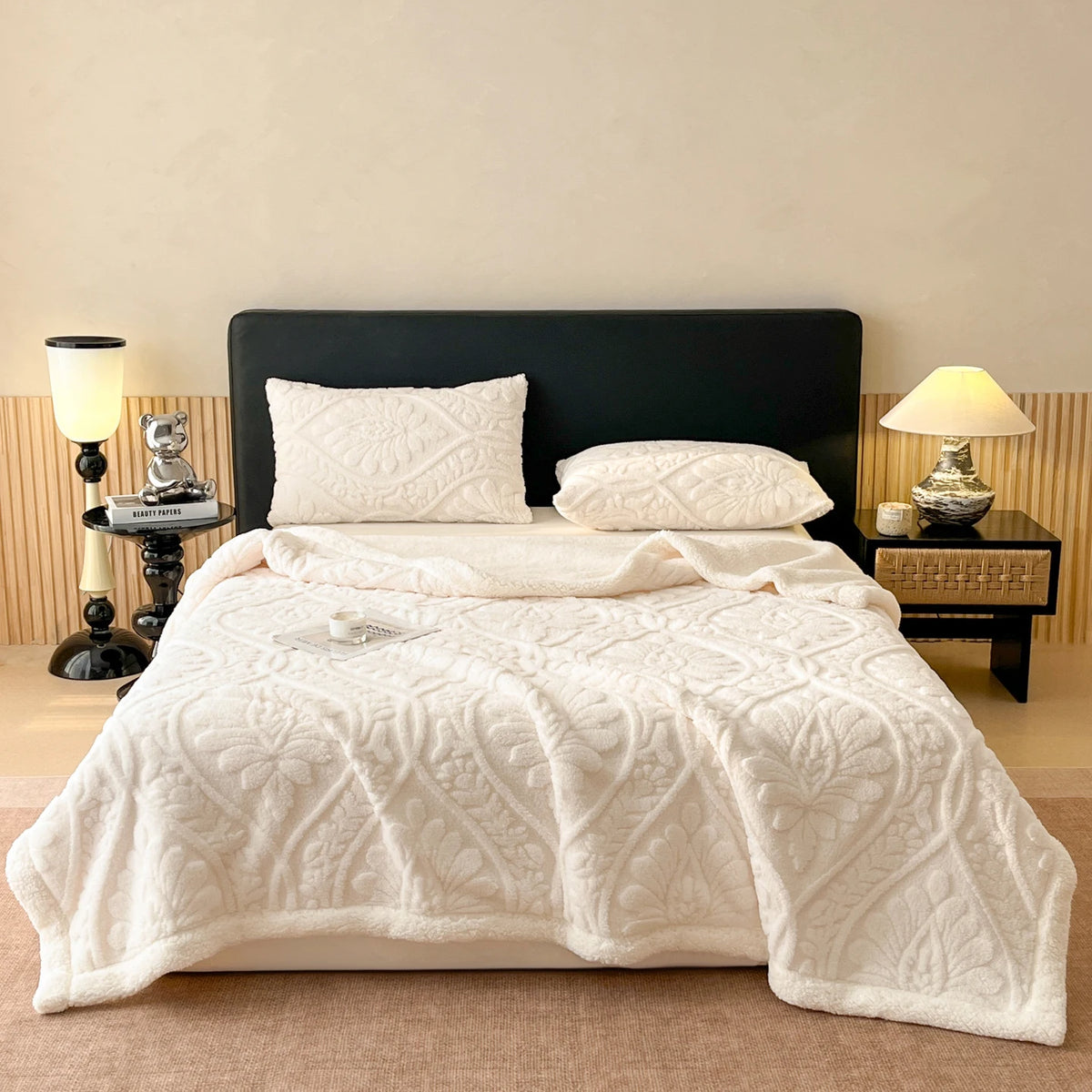 Lamb Fleece Warm Throw, Four Seasons Universal Use, Plush & Extra Cozy Bed Blanket, Portable Lap Cover for Office Naps, Multi-scene Bedding for Sofa & Workplace, Fully Machine Washable