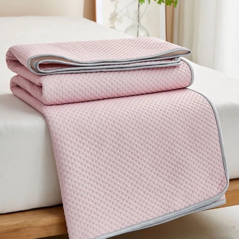 Breathable Ice Silk Cooling Mattress Pad – Washable Soft Skin-Friendly Summer Sleeping Mat