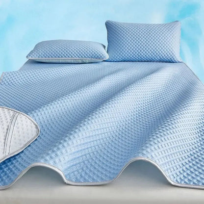Breathable Ice Silk Cooling Mattress Pad – Washable Soft Skin-Friendly Summer Sleeping Mat