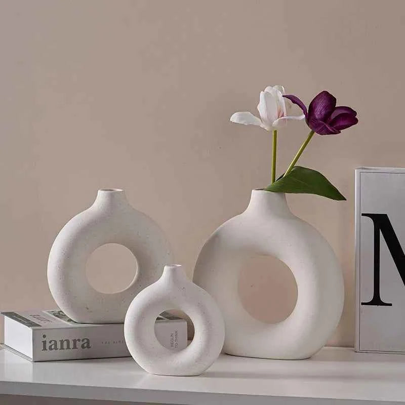 European Pink Ceramic Openwork Vase Flower Arrangement Plant Decoration Entrance Dining Table Vase Interior Ornaments Decoration