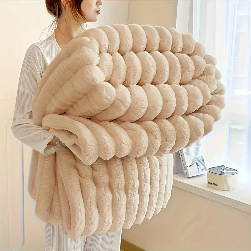 ROSEKIND Blankets 3 Size for Bed, 280GSM Soft & Warm Fleece Blanket, Decorative and Giftable Striped Blankets for Women, Men