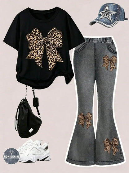 Girls' Summer and Autumn Casual Outfit: Black Short-Sleeve T-Shirt + Faux Denim Flared Pants with Bow Print, Suitable for Girls Aged 4-12, Versatile Clothing for Home and Outings