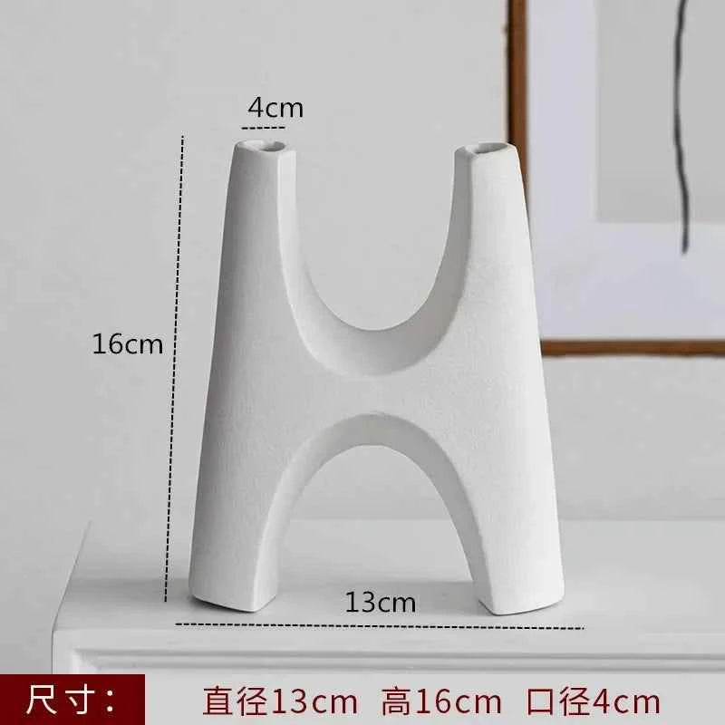 Nordic Decoration Home Flower Vase Black and White Art Ceramic Vase Minimalism Dried Flower Arrangement Accessories B&B Ornament