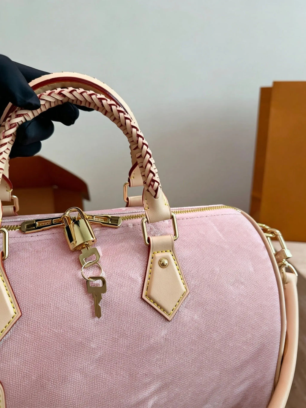 Luxurious PU Leather Handbag, Dazzling Metal Hardware
