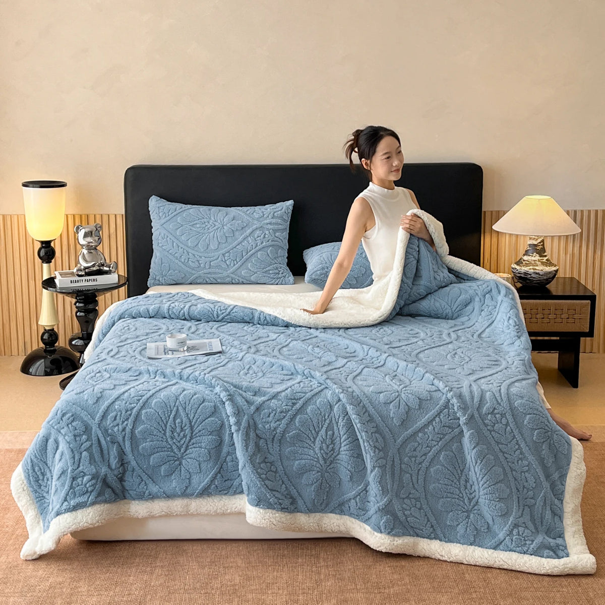 Lamb Fleece Warm Throw, Four Seasons Universal Use, Plush & Extra Cozy Bed Blanket, Portable Lap Cover for Office Naps, Multi-scene Bedding for Sofa & Workplace, Fully Machine Washable