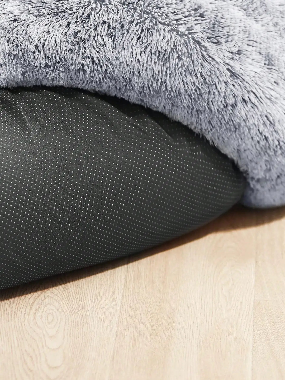 Plush Round Pet Bed, Warm All-Season Comfort