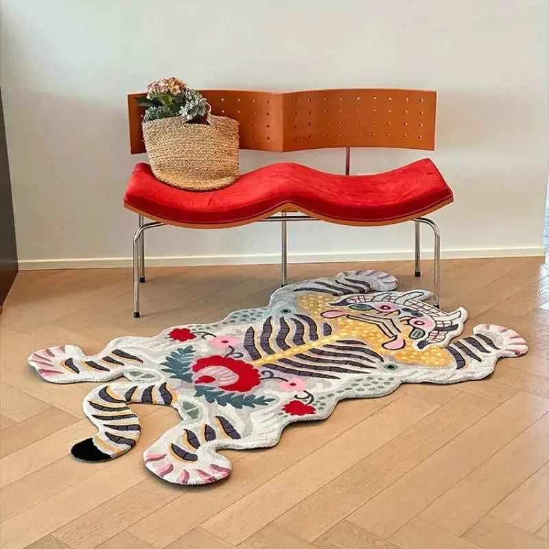 VIKAMA Tiger-shaped Rug - Warm and Slip-resistant Bedside Rug for Bedroom, Living Room Floor Mat, Home Decoration