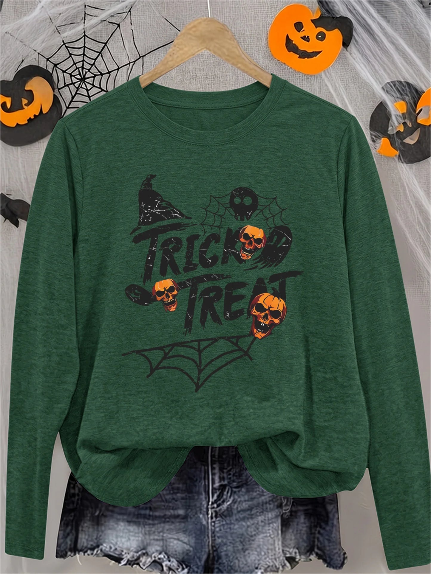Women's Halloween Long Sleeve T-Shirt with Black Spider Web, Orange Pumpkin Skull & Witch Hat Print, Cute Creepy Funny Tee, Soft Casual Sporty Vacation Top, Trick or Treat Gift