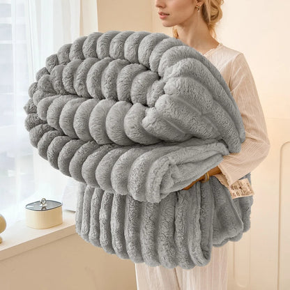Luxurious Faux Rabbit Fur Throw Blanket Super Soft Thickened Flannel All-Season Multifunctional for Sofa Bed Travel Pet