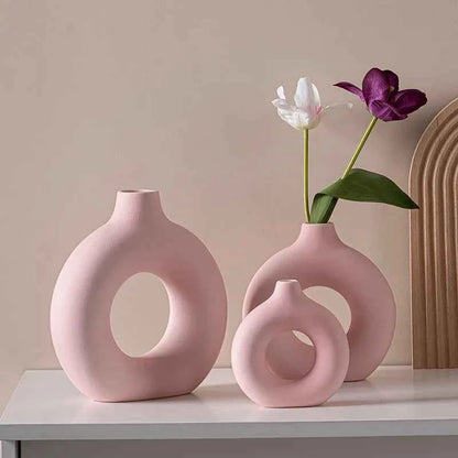 European Pink Ceramic Openwork Vase Flower Arrangement Plant Decoration Entrance Dining Table Vase Interior Ornaments Decoration