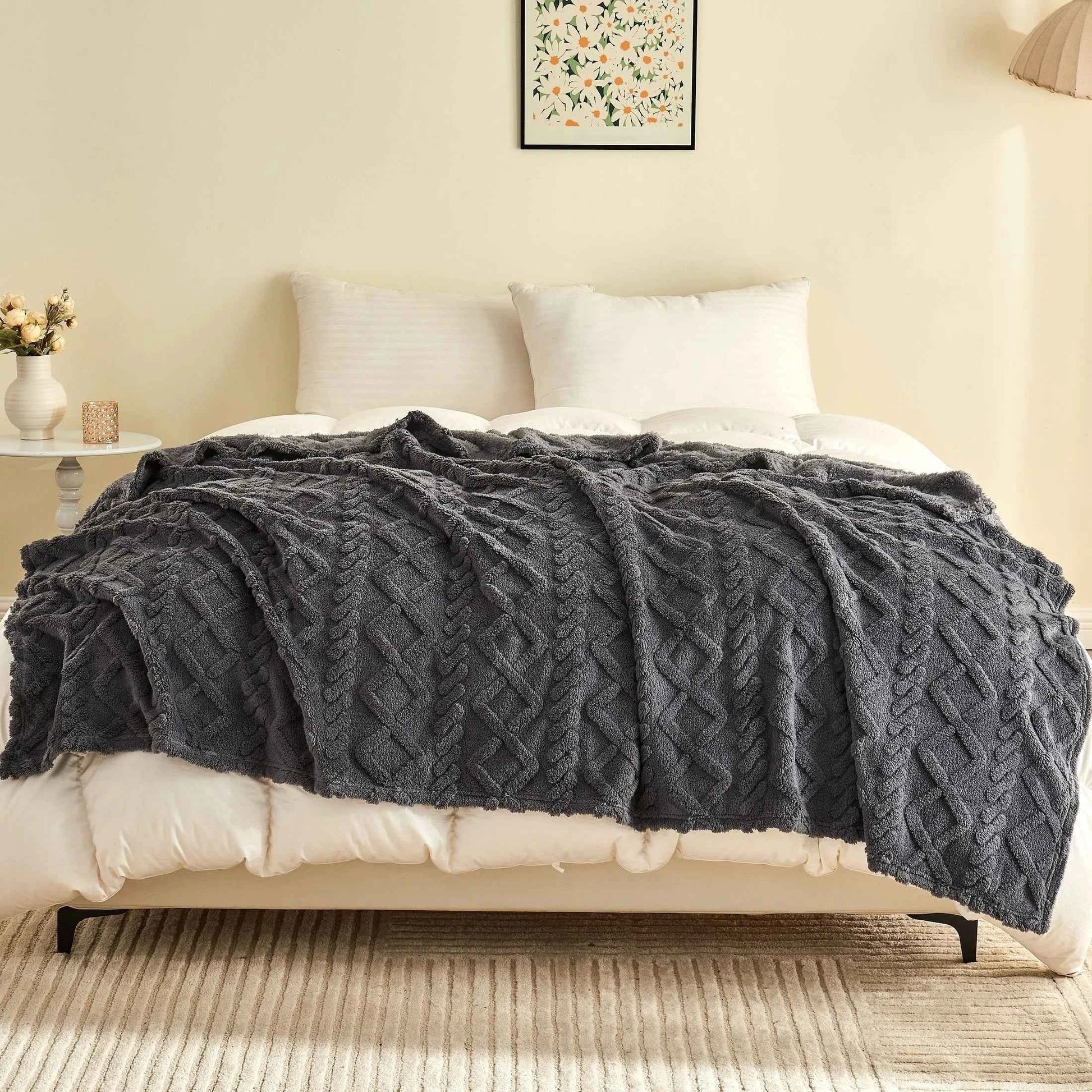 1PC Cozy Flannel Throw For Bed, Couch, Travel, And Outdoor Use - Versatile, Extra Warm, And Air-Conditioning Friendly Wrap