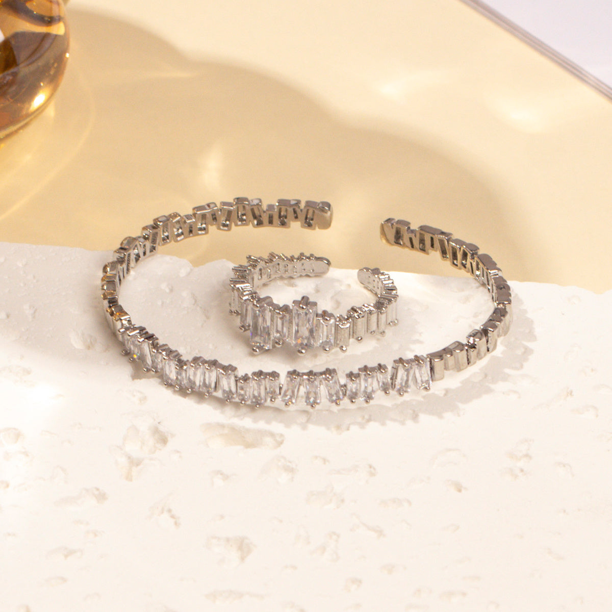 2pcs Fashionable Women's Cubic Zirconia Decorative Wristband, Irregularly Inlaid With Open Wristband Rings, Suitable For Matching With Daily Clothing