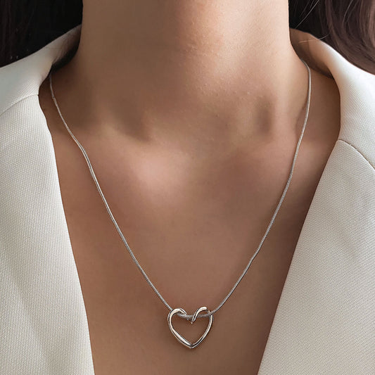 Niche Hollow Heart Necklace for Women - Delicate Cutout Heart Pendant