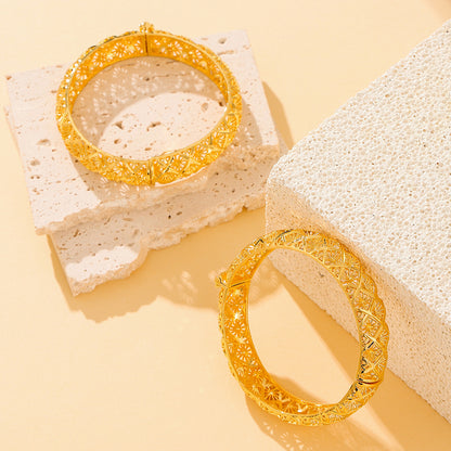 1pcs Vintage Luxury 18k Copper Gold-plated Four Leaf Hollow Sculpture Women's Bracelet, Middle Eastern Bride Wedding Jewelry - DropOnline.co