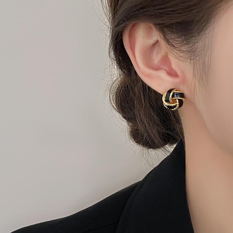 Women's Retro Earrings  Simple And Versatile Accessories