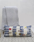 Coussin décoratif brodé 30 x 76 cm