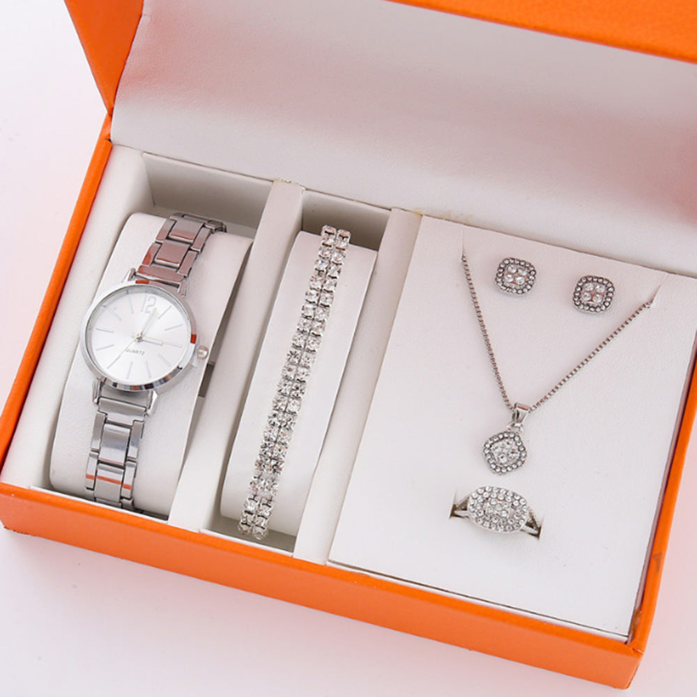 Gold Steel Band Quartz Watch - Elegant Bracelet Timepiece