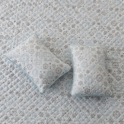 Snowflake Quilt - Nova Collection