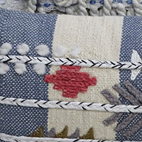 Coussin décoratif brodé 30 x 76 cm