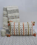 Coussin décoratif tissé à la main avec franges 14"X 24"